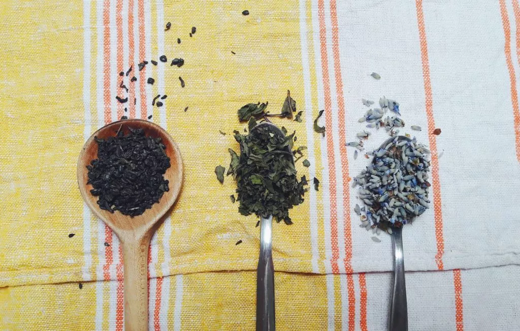 how to make homemade herbal tea 
