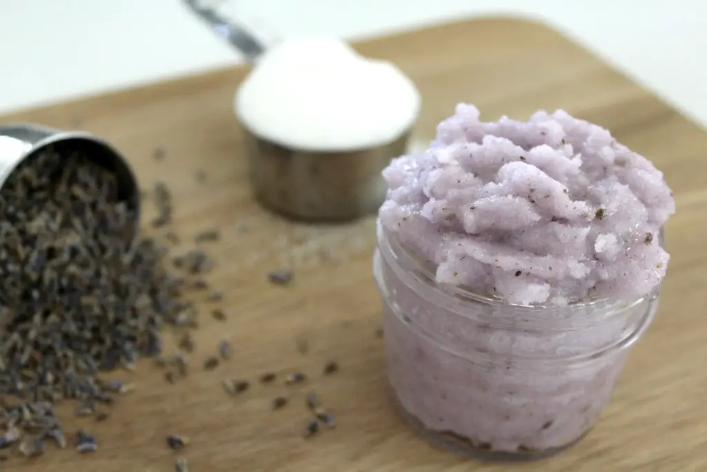 lavender-sugar-scrub_myplotofsunshine