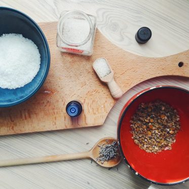 A simple guide Soothing homemade sea salt bath for tired feet