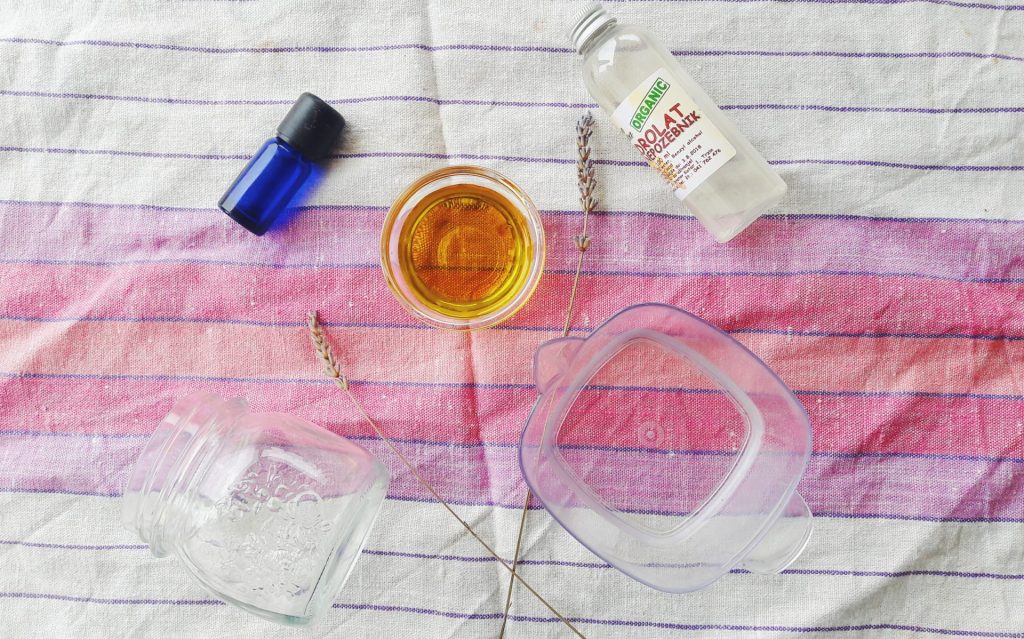 A simple DIY vegan homemade makeup remover wipes (no coconut oil)