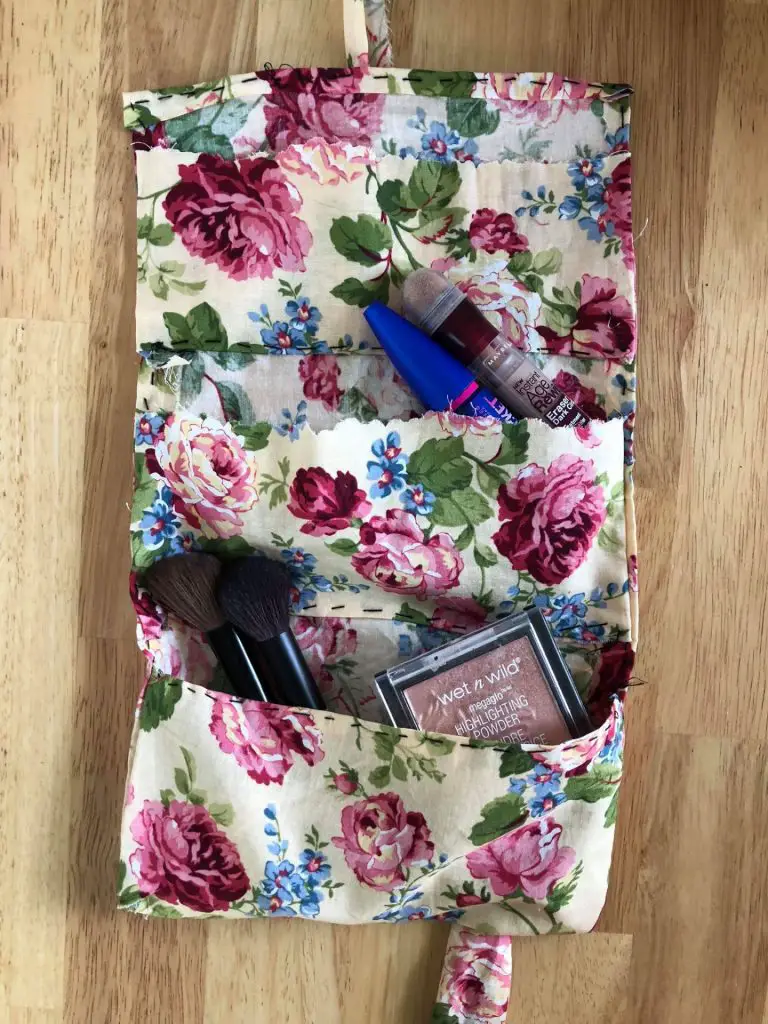 DIY Makeup Bag with Recycled Fabric