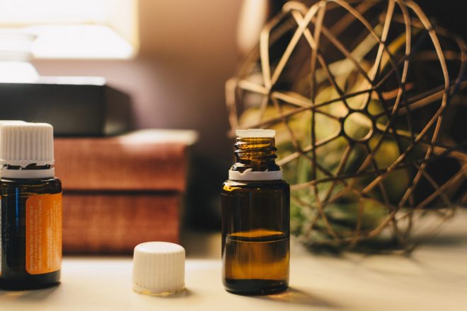 how to use best essential oils for insect bites