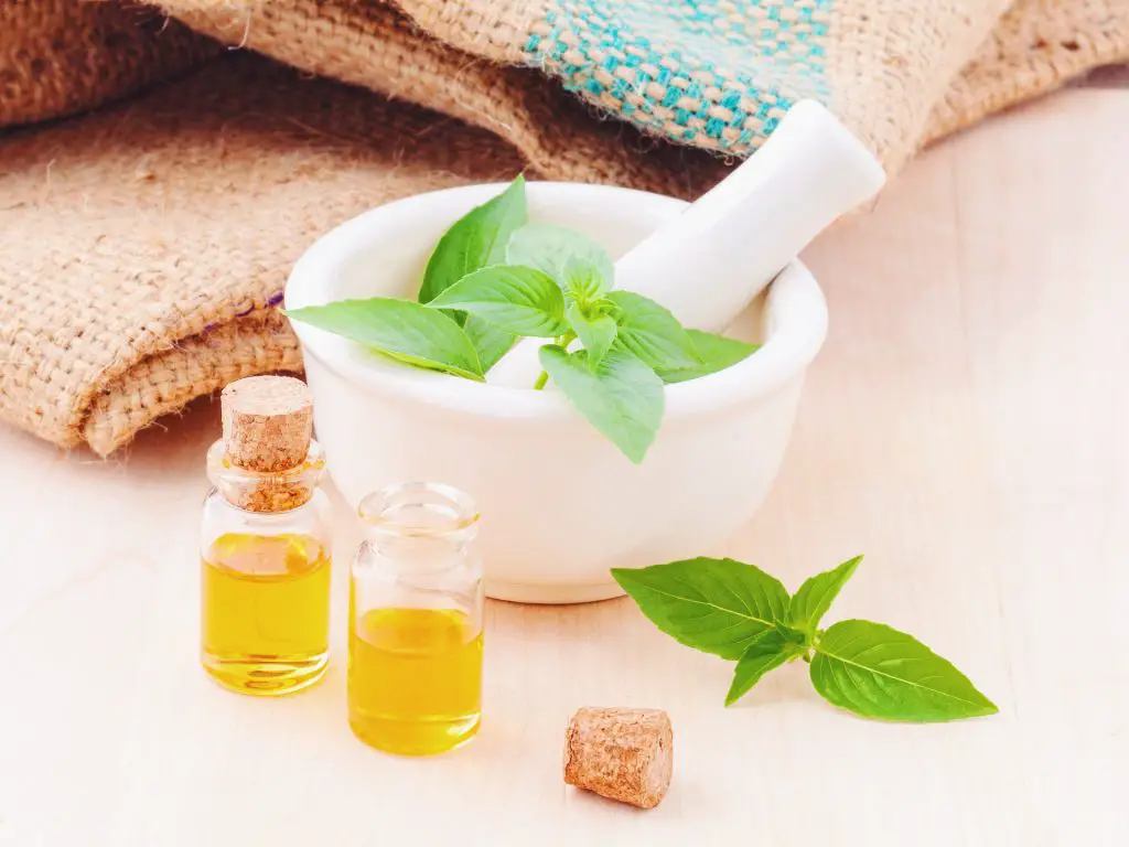 essential oils for sore throat